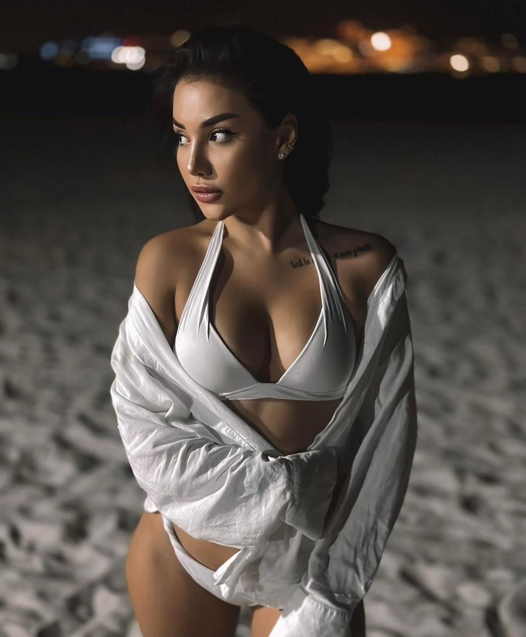 Сиенна, 27