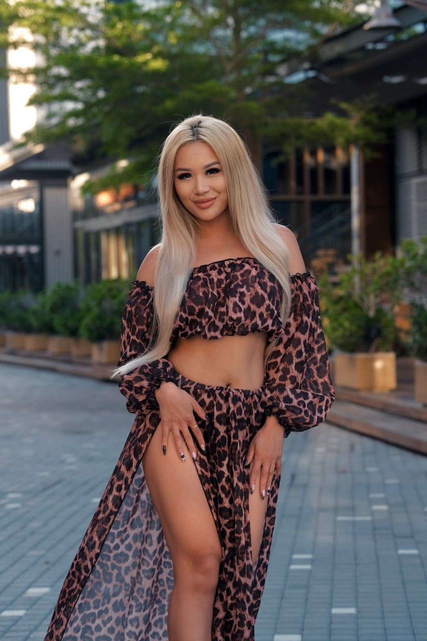 Лалиса, 25