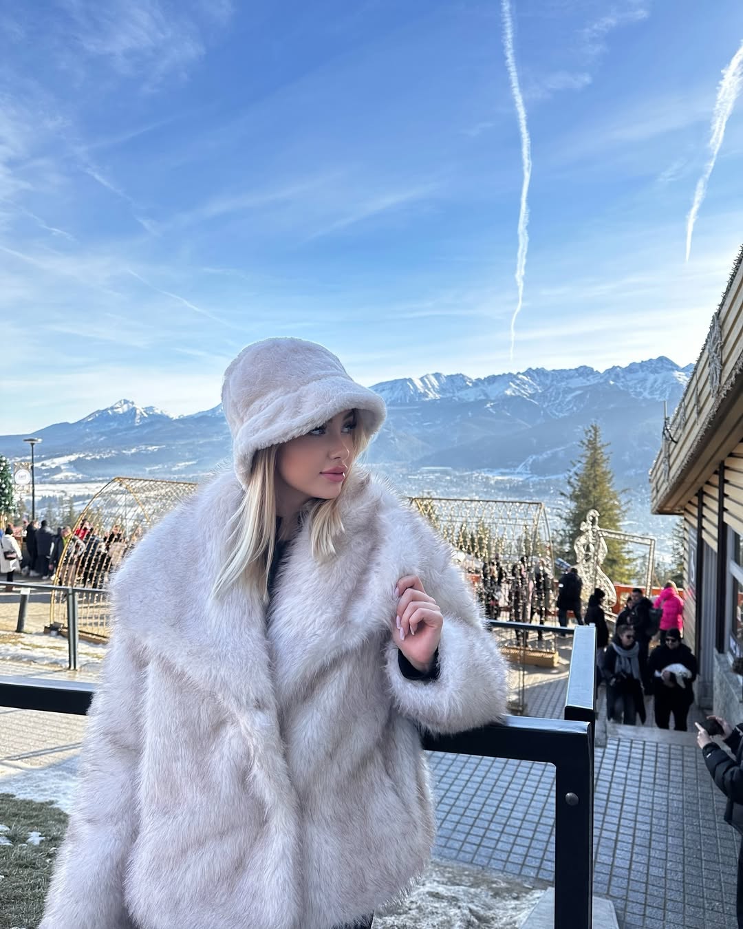 Изабелла, 23 года, индивидуалка в Москве, пышная — фото 1 анкеты