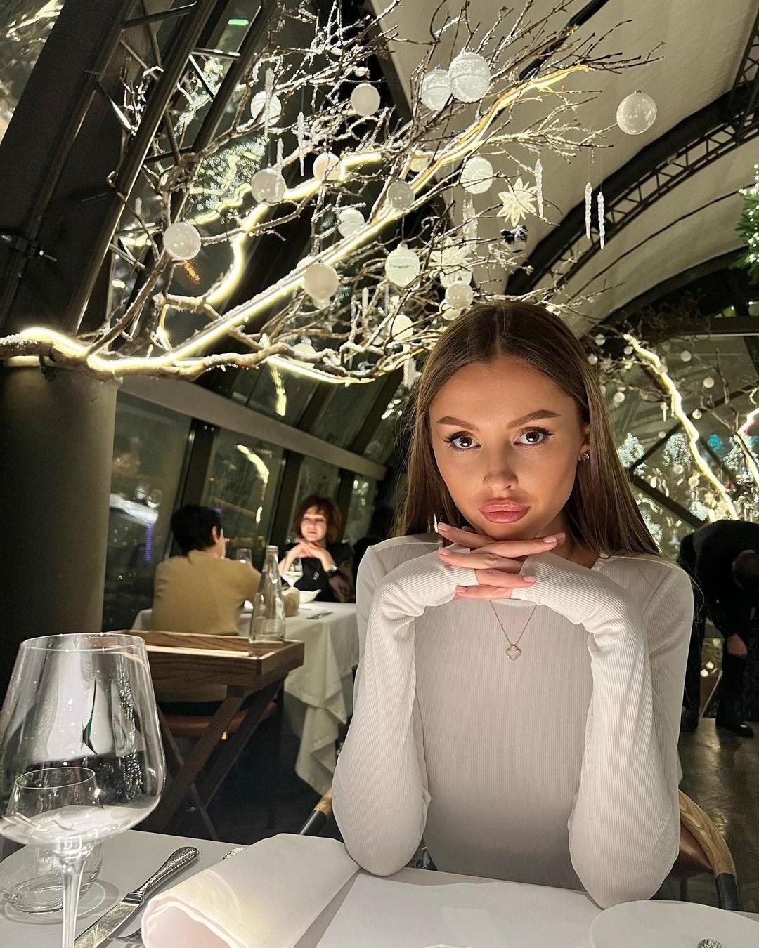 Уэверли, 22 года, индивидуалка в Москве, худощавая — фото 2 анкеты