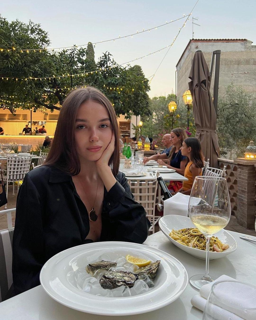 Шелби, 20 лет, индивидуалка в Москве, фигуристая — фото 3 анкеты