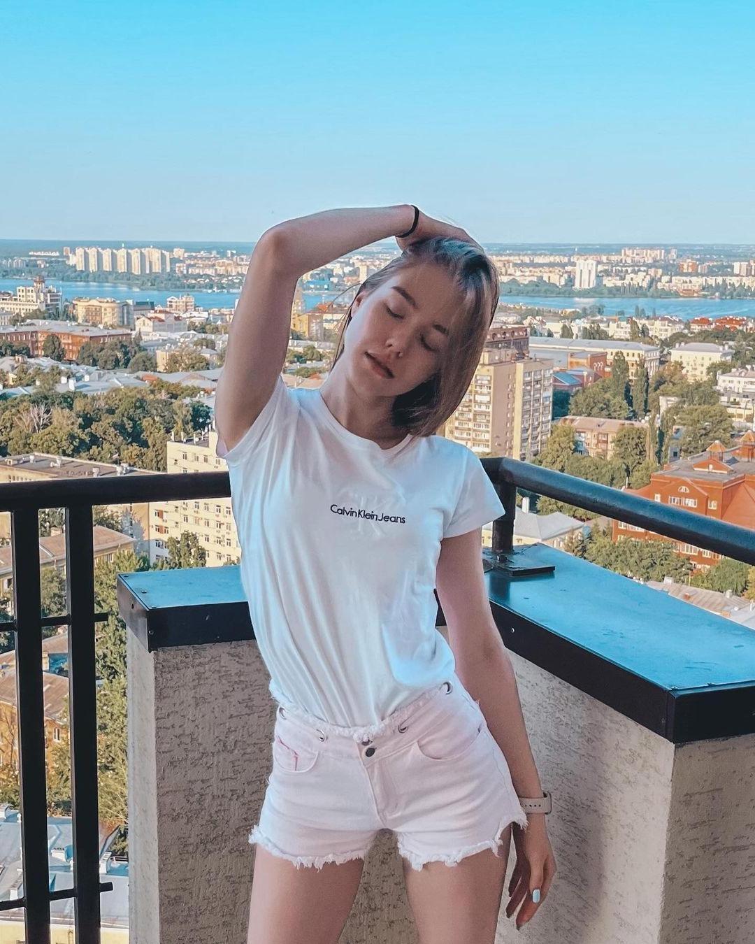Алекса, 18 лет, индивидуалка в Москве, миниатюрная — фото 4 анкеты
