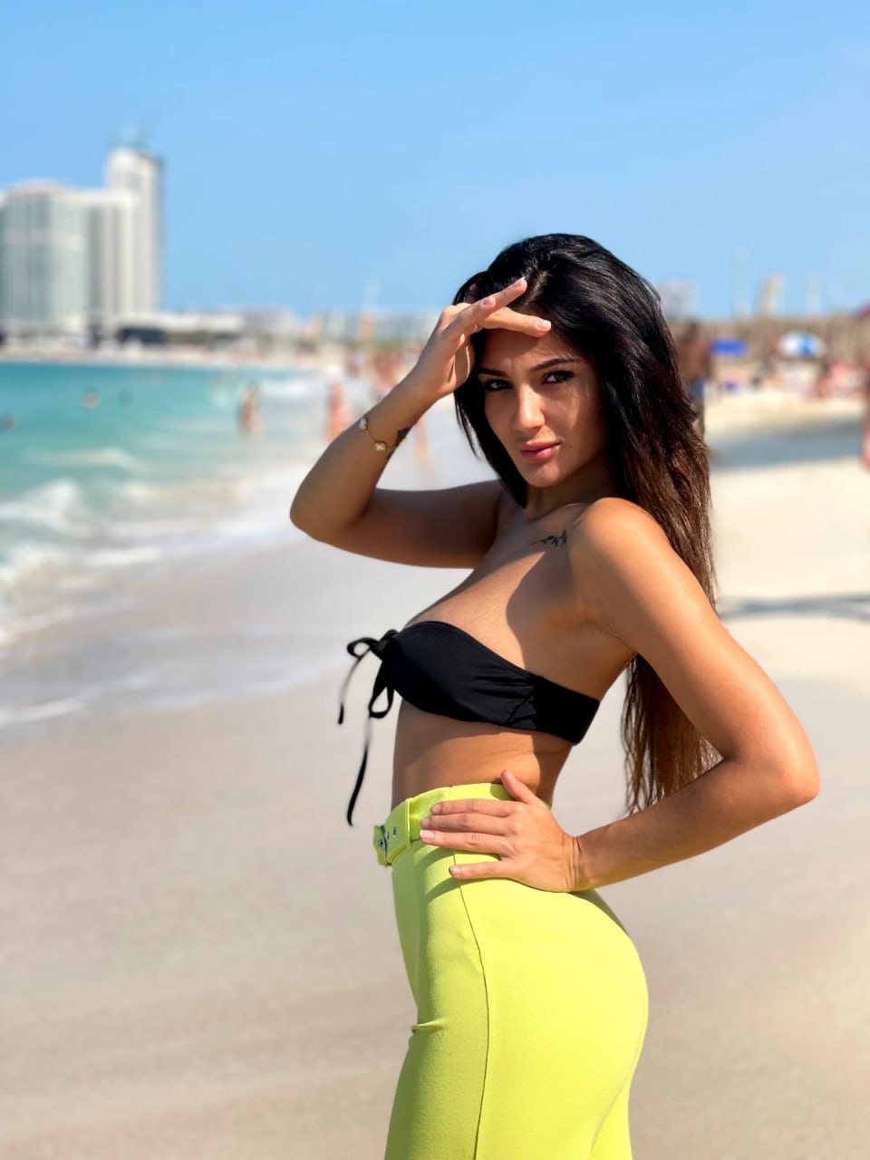 Тина, 26