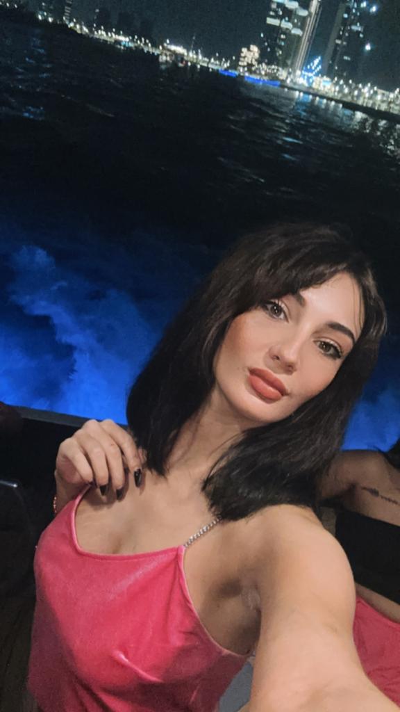 Тина, 26