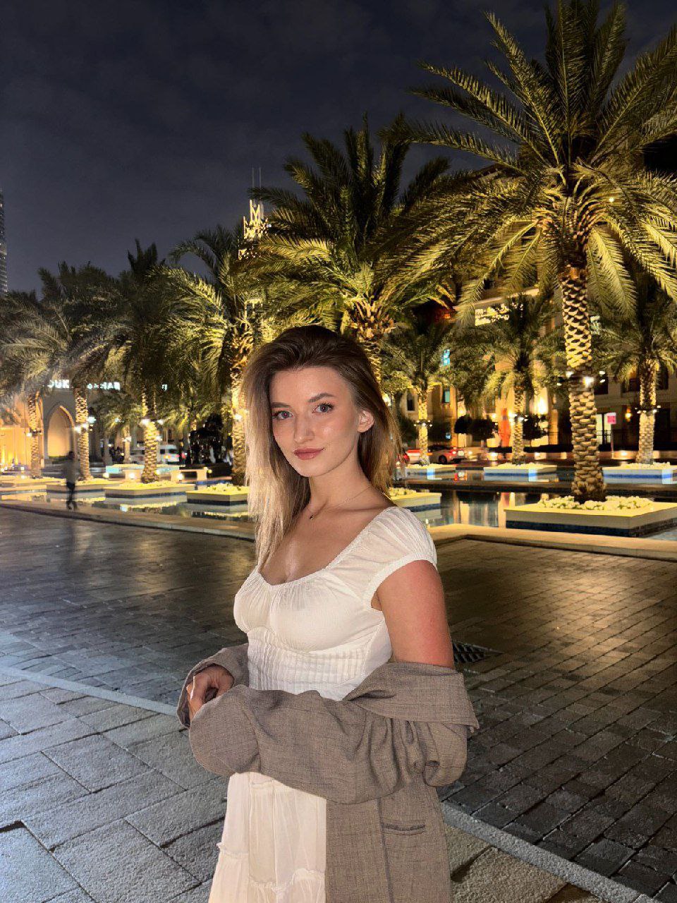 Авелина, 23