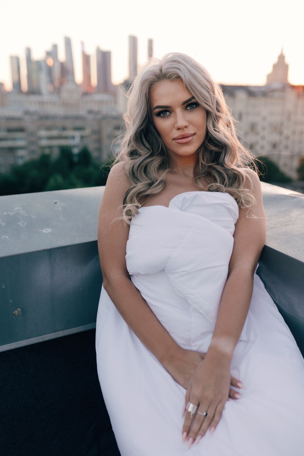 Окси, 24