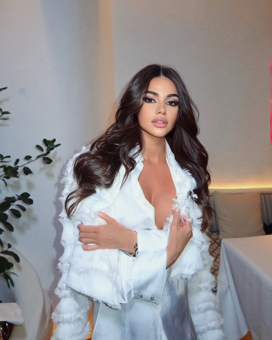 Хелена, 23